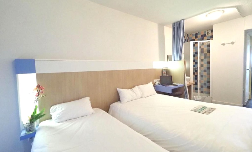 Image 9: Proche Millau : séjour en chambre double, option PDJ et apéritif