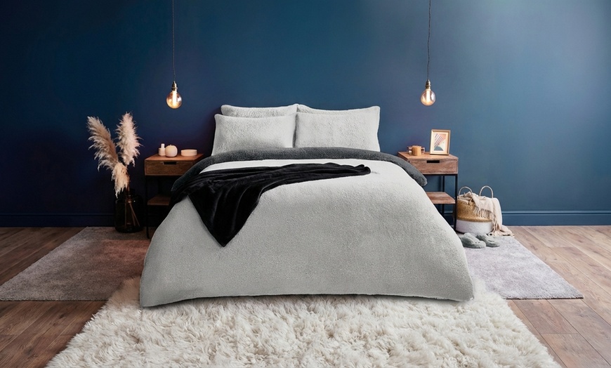 Image 7: Silentnight Teddy Fleece Reversible Duvet Set