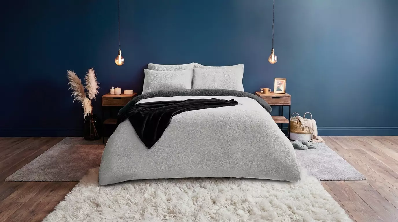 Silentnight Teddy Fleece Reversible Duvet Set