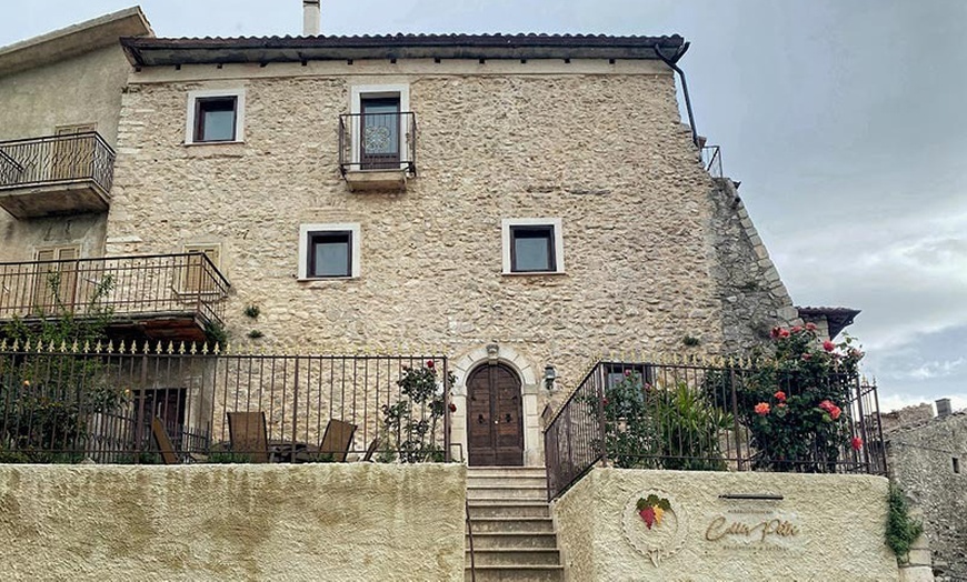 Image 4: Abruzzo: 1 o 2 notti con colazione o mezza pensione e Wine Spa 