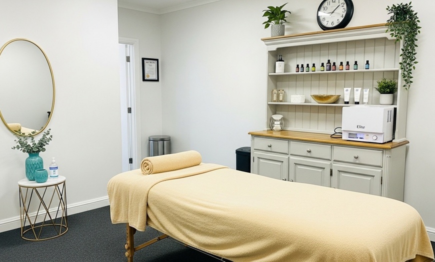 Image 3: One 60 or 90 Min Swedish Massage w/ Optional Hot stones & Aromatherapy