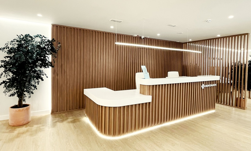 Image 1: Limpieza dental con opción a flúor