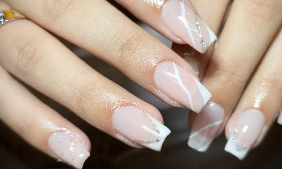 Manicura y/o pedicura y aplicación de gel o uña en Melany Santana