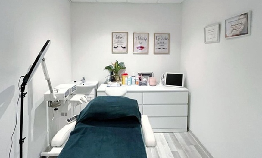 Image 4: Frisse oogopslag en verzorgde look met wimperlift of brow lamination