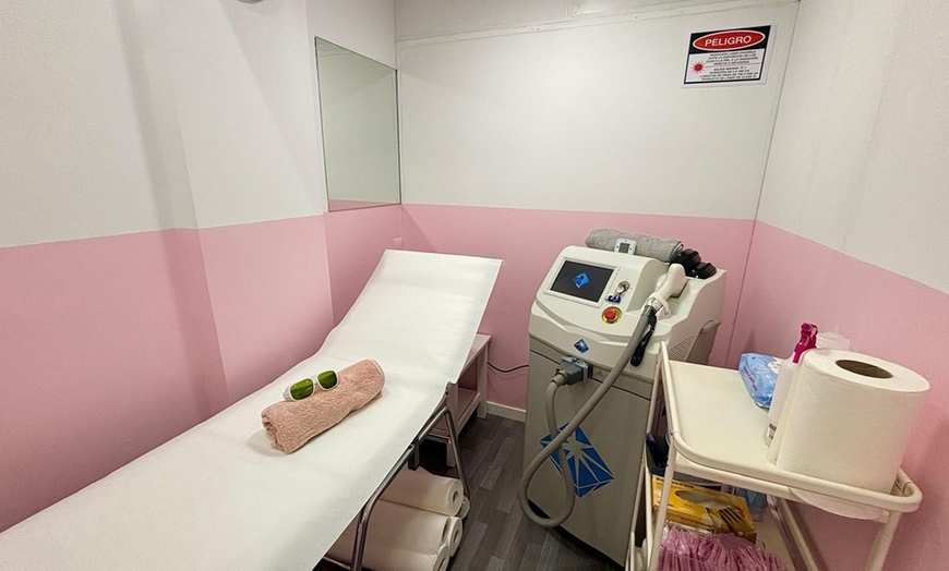 Image 2: 1, 3 o 5 sesiones de depilación con láser de diodo en zona a elegir