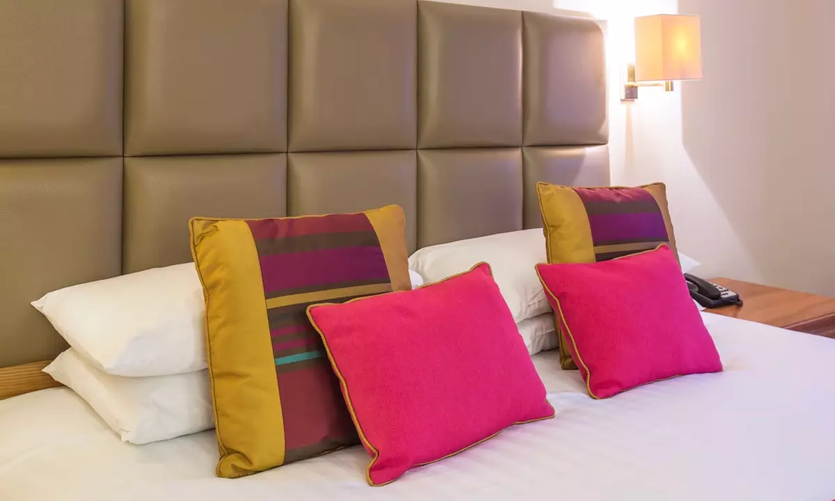 4* Chatham, Kent: Double Room Stay with Breakfast, Dinner & Late Checkout