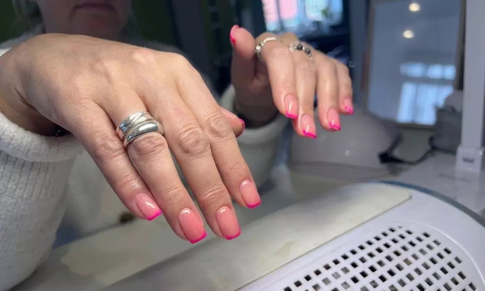 Manicure i pedicure hybrydowy