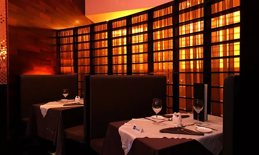 Enjoy a Steakhouse Dinner Experience for 2 or 4 with Gourmet Delights