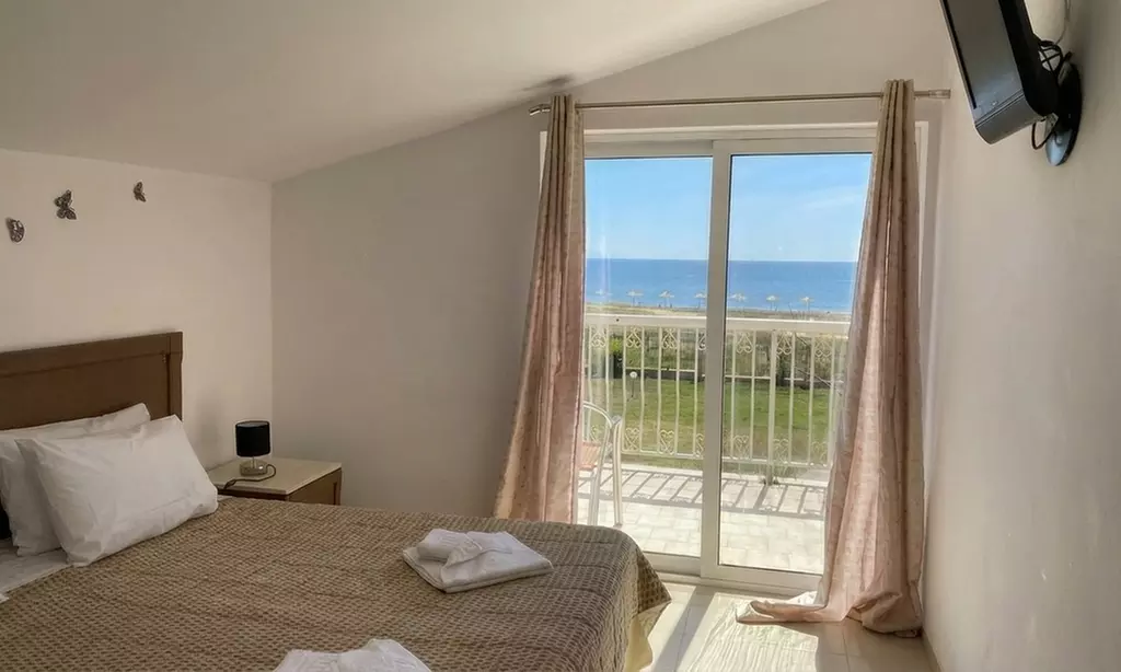 ✈ Corfù, Estate 2026: Volo diretto più 7 notti in hotel