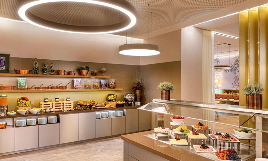 Image 14: Stuttgart: 1 Nacht + Frühstück u. Mercedes-Benz & Porsche Museum