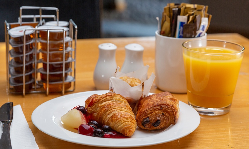 Image 10: AYCE Buffet Breakfast with Drinks