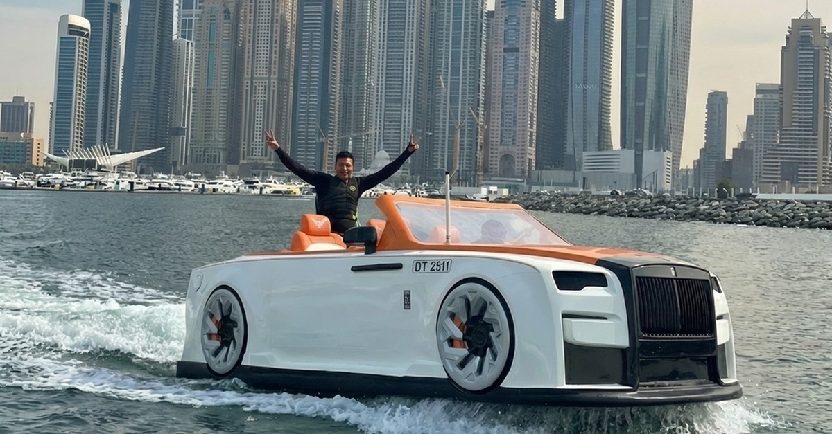 Jet Skiing Jet Skiing