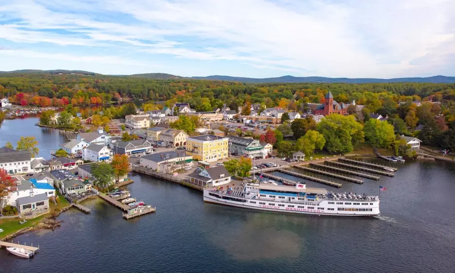 2.5 Hour Narrated Scenic Lake Winnipesaukee Tour Tickets
