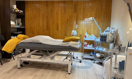 Three Classic Facial Treatment Sessions - Rosegol Skin Care