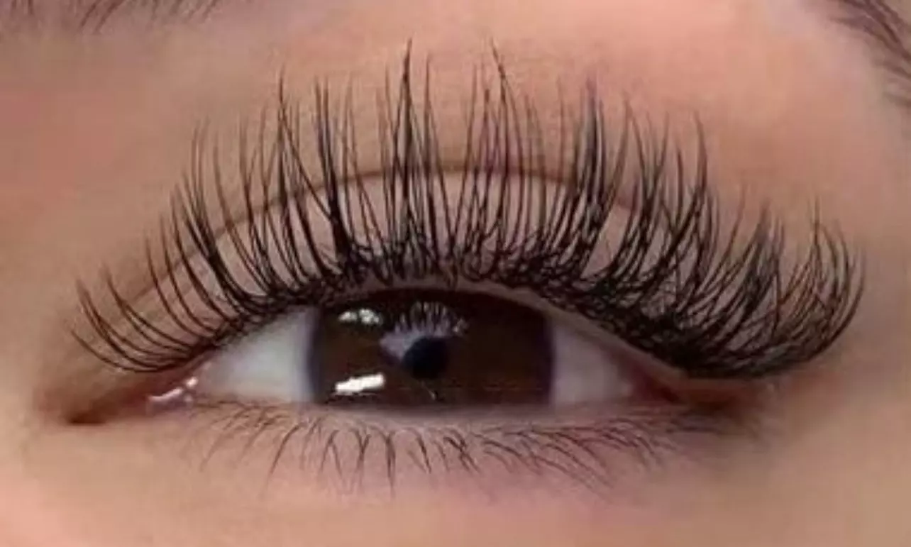 Full Set of Classic Eyelash with Optional free Live Mascara