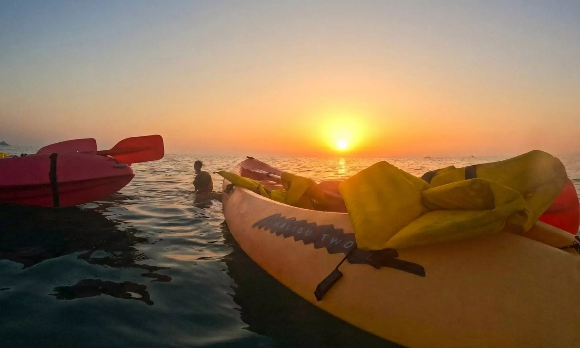 Excursión guiada en kayak a elegir con fotos y opción a snorkel para 1