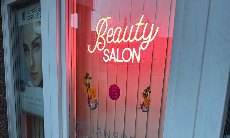 Image 10: Microblading, Ombre/Powder Brows oder Kombi-Brows inkl. Nachbehandlung