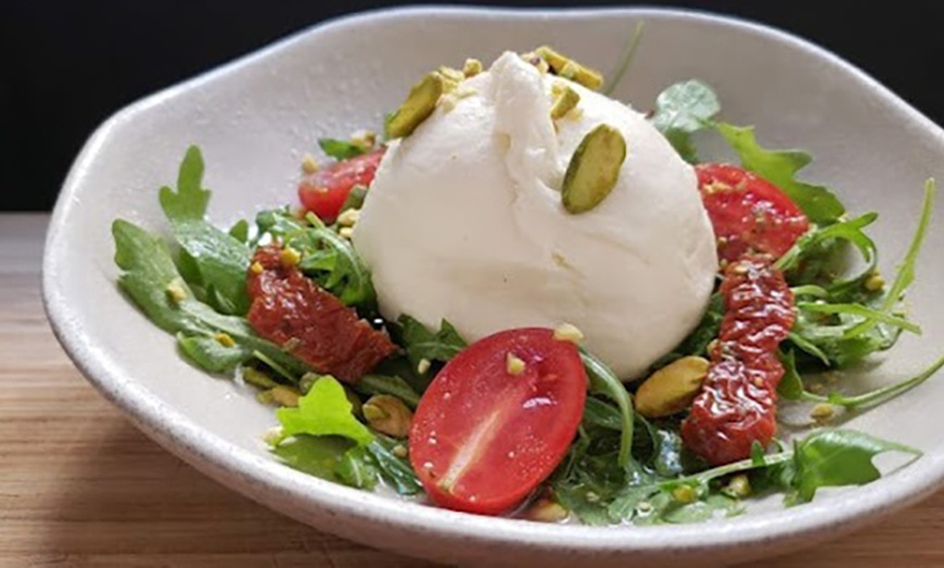 Image 9: Menú para 2 o 4 personas con opción a botella de vino
