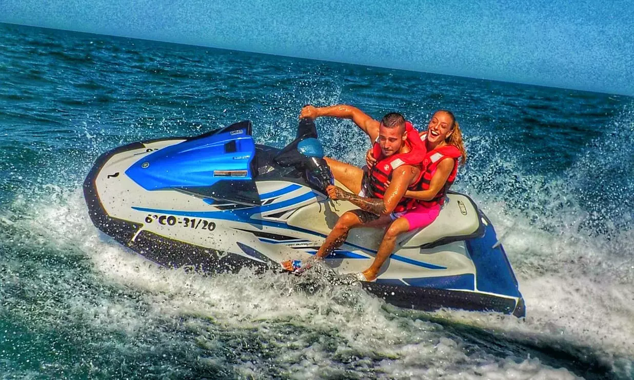 Alquiler de moto de agua para 1 o 2 con duración a elegir