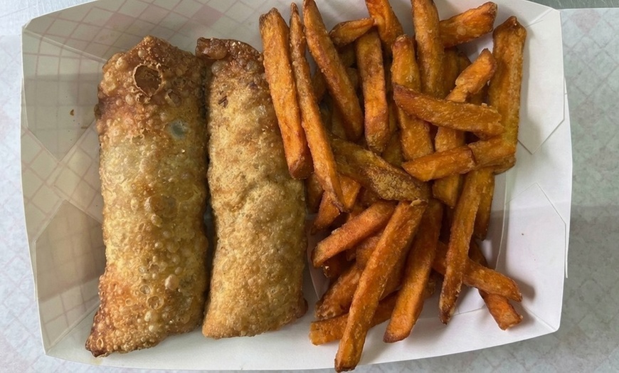 Image 4: Golden Crispy Egg Roll Combos: Quick, Flavorful Meals On The Go