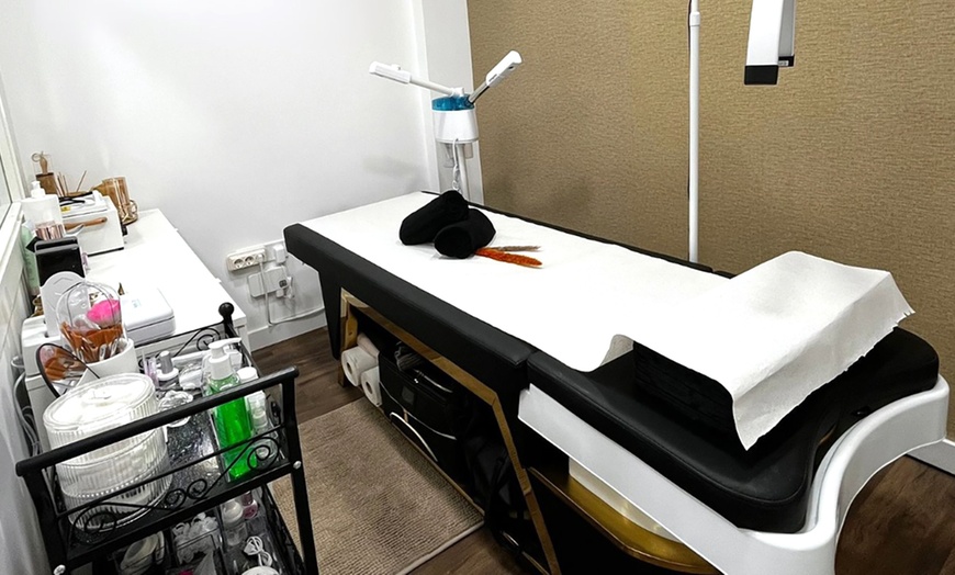 Image 3: Manicura y/o pedicura semipermanente o extensiones de uñas de soft gel