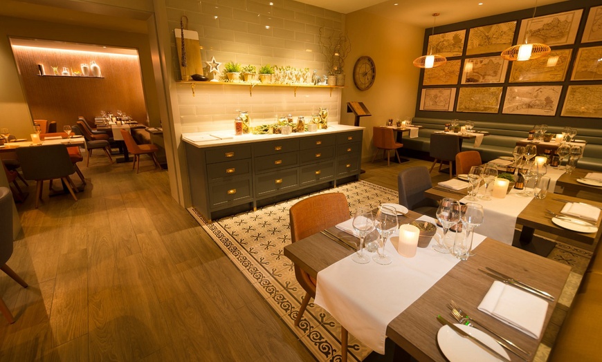 Image 4: Bournemouth: One-Night Stay with Breakfast & Prosecco