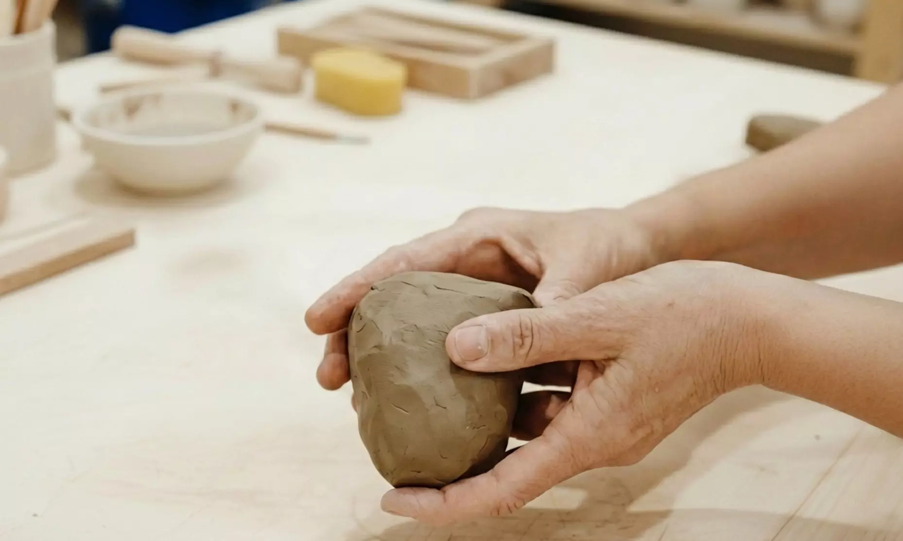 Taller de cerámica de 2 h a elegir entre modelado o pintura