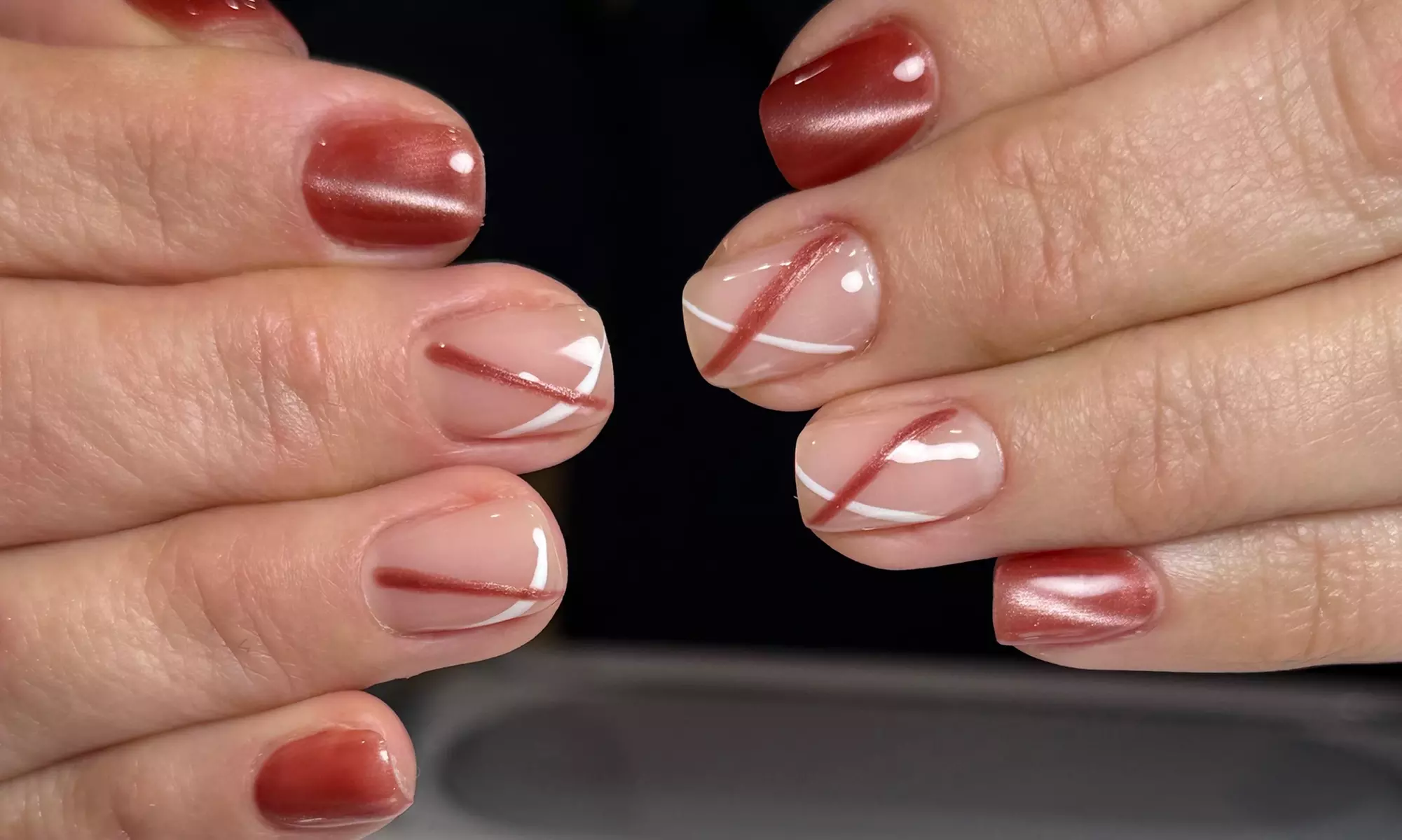 Manicura semipermanente, pedicura spa Deluxe con exfoliación o ambos para 1 persona, con hasta un 61% menos - Second Medium