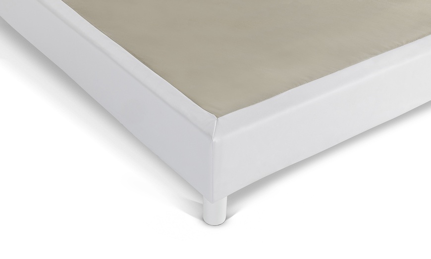 Image 13: Lit fixe "Triomphe" en similicuir, matelas "Cosmos" en option