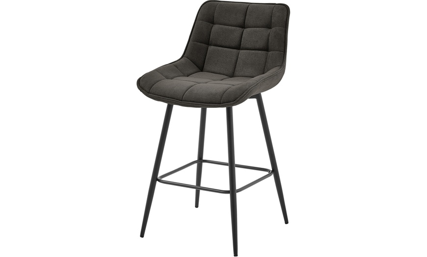 Image 13: Lot de 2 tabourets de bar en métal noir et tissu