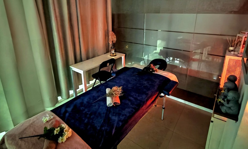 Image 4: Conecta con tus sentidos con 1 o 2 masajes con opción a ritual facial