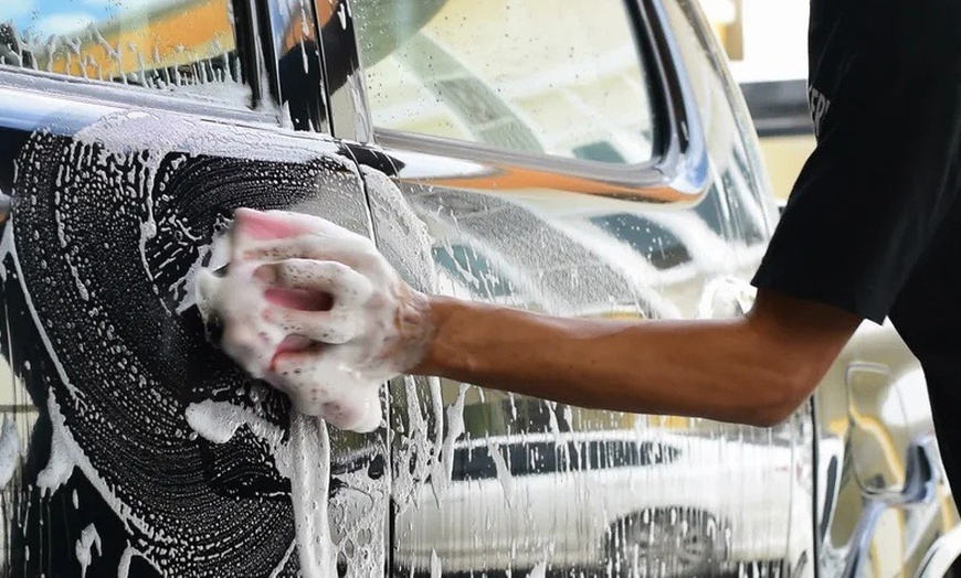 Image 4: Platinum Interior & Exterior Cleaning For Sedans/SUVs/Minivans/Trucks!