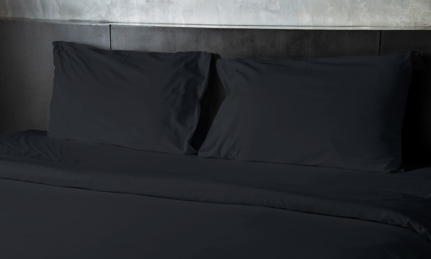 Image 15: King Size Bamboo Comfort 4-Piece 1800 Count Bedding - EXTRA SOFT DEEP SHEETS
