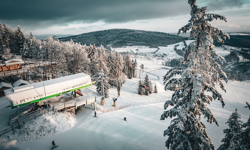 Image 2: Skorzystaj z oferty Skipass i odkryj 5 stacji narciarskich w Beskidach