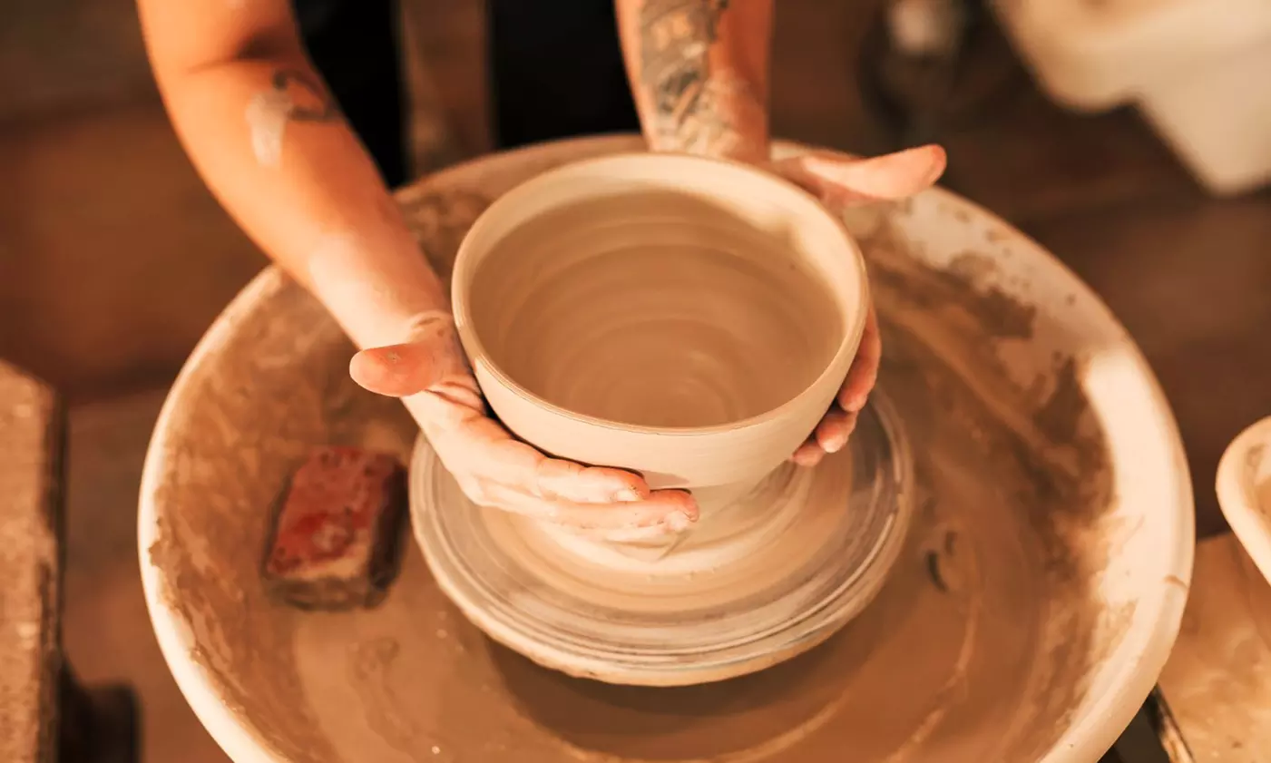 Taller de cerámica iniciación para 1, 2 o 3 personas, 90 minutos