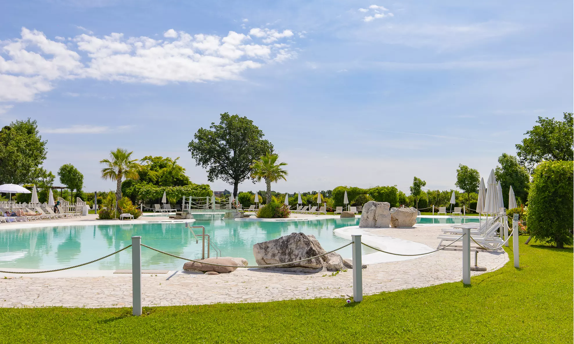 Gardasee: Doppel- oder Zweibettzimmer mit Frühstück / HP und Spa