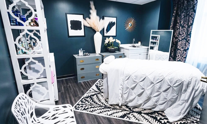 Image 6: Enjoy 60 min Swedish/Hot Stone Massage + 50 min Sabbatical Facial
