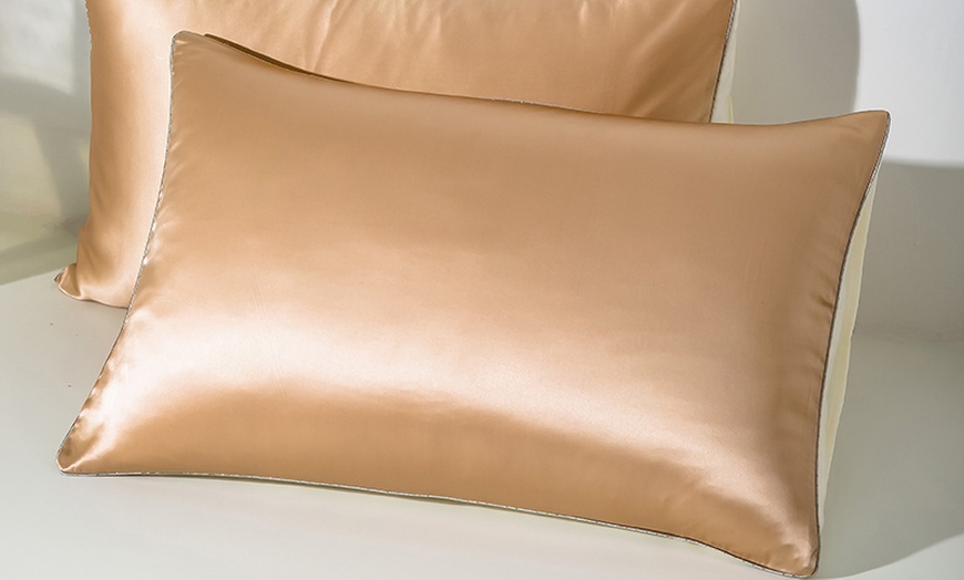 Image 4: 21 Momme Pure Silk Hotel Grade Pillowcase Pair