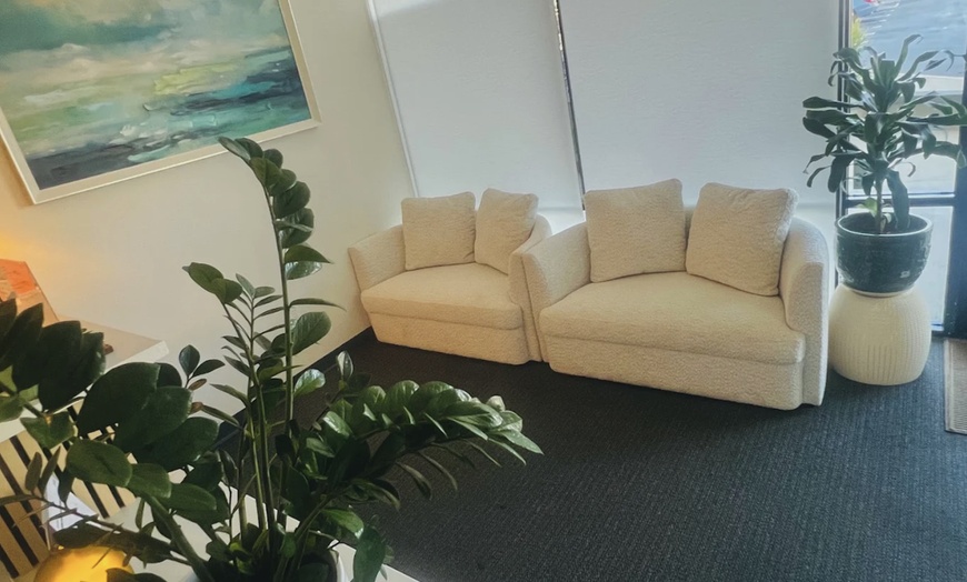 Image 3: Swedish, Deep Tissue or Combo Massage for 1-2 w/Hot Towels +Hot Stones