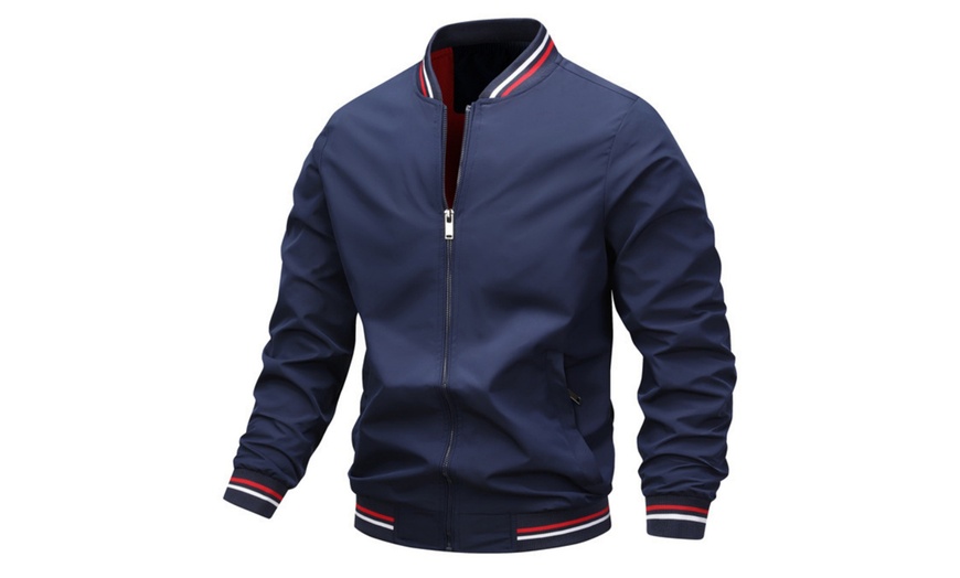Image 6: Men's Lightweight Windbreaker Jacket, Water-Repellent & Stylish Design