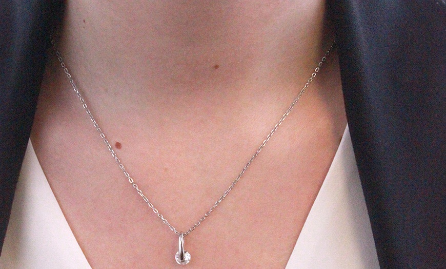 Image 22: Ensemble de bijoux avec pendentif et boucles d'oreilles