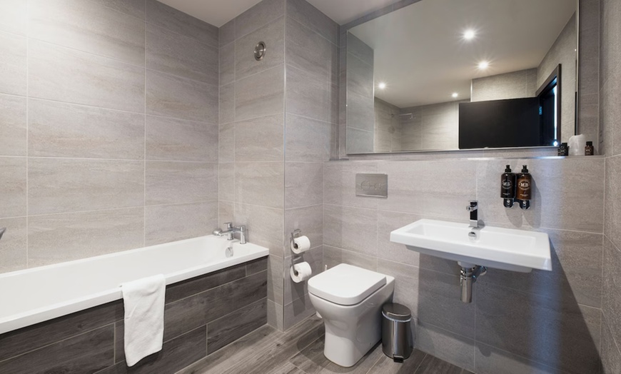 Image 16: Loch Lomond: 4* Stay with Full Scottish Breakfast and Optional Dinner