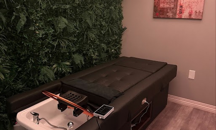 Image 5: Relax with a 45, 75, or 90-Minute Japanese Head Spa Treatment