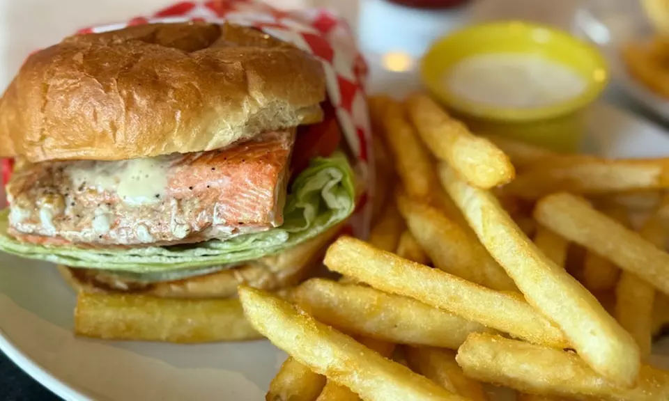 American Classics Combo - Appetizers, Sandwiches or Burgers & Drinks