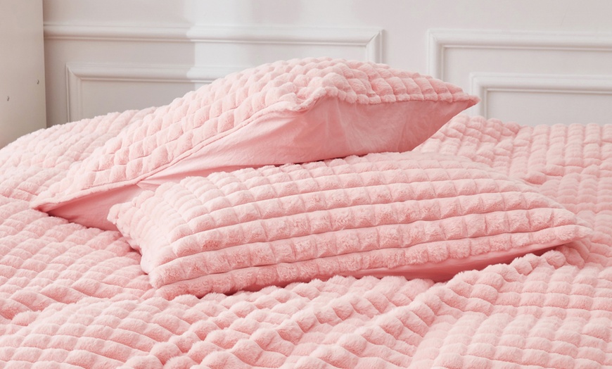 Image 2: Faux Rabbit Fur Plush Waffle Duvet Set