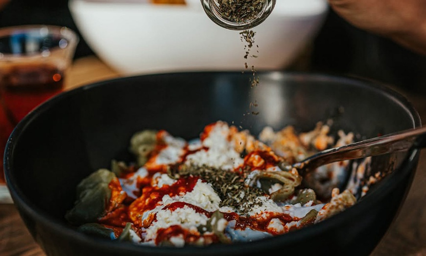 Image 4: Hausgemachte Manti inkl. Topping und Getränk für 1 bis 4 Personen