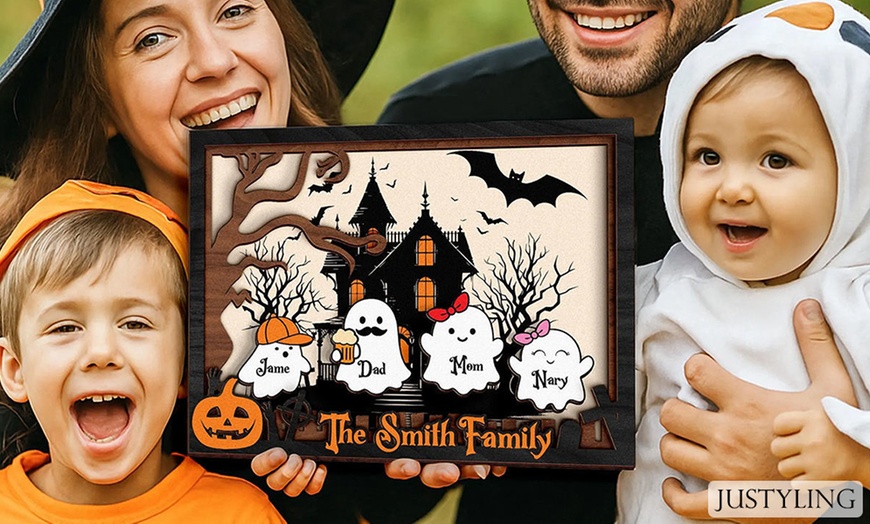 Image 1: Cuadro decorativo de Halloween familiar personalizable con nombres