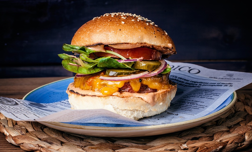 Image 5: ¡Atención, burger-lovers! Menú de hamburguesas para 2 o 4 personas