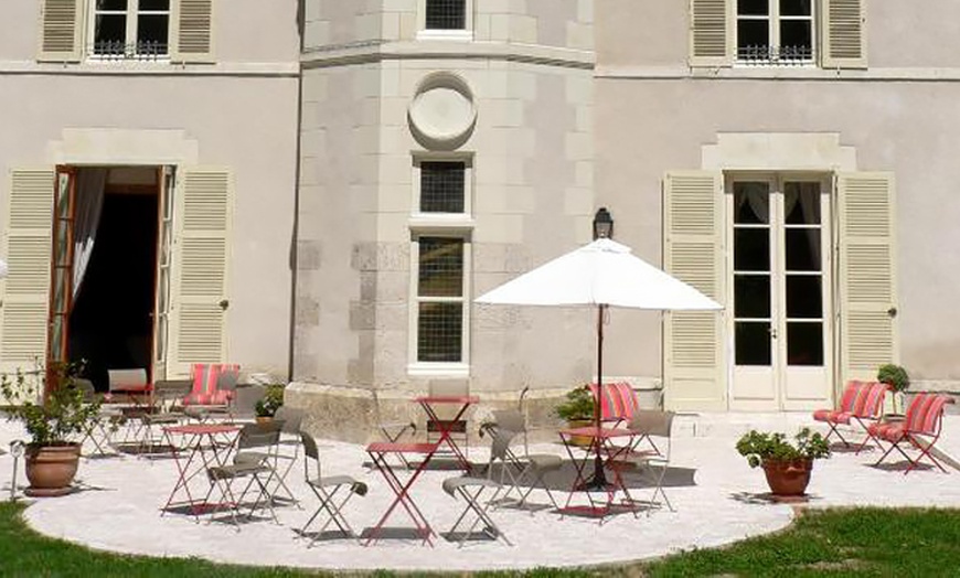 Image 14: Loir-et-Cher : chambre privilège, option petit-déjeuner, dîner et spa