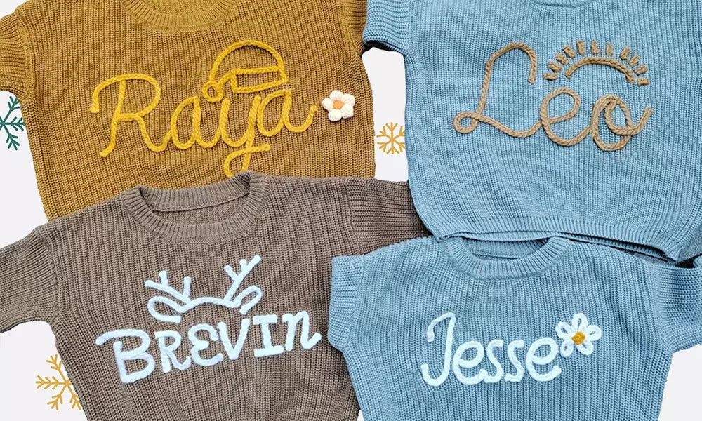 Un pull unique brodé pour bébé